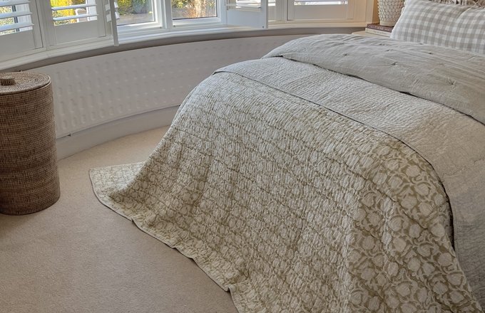 A Bedroom Carpet Refresh with Alice @homeonthehey